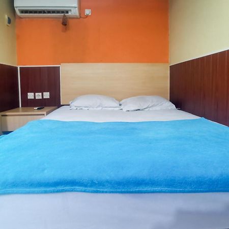 Hotel Container Inn Mitra Reddoorz Gadok Екстериор снимка