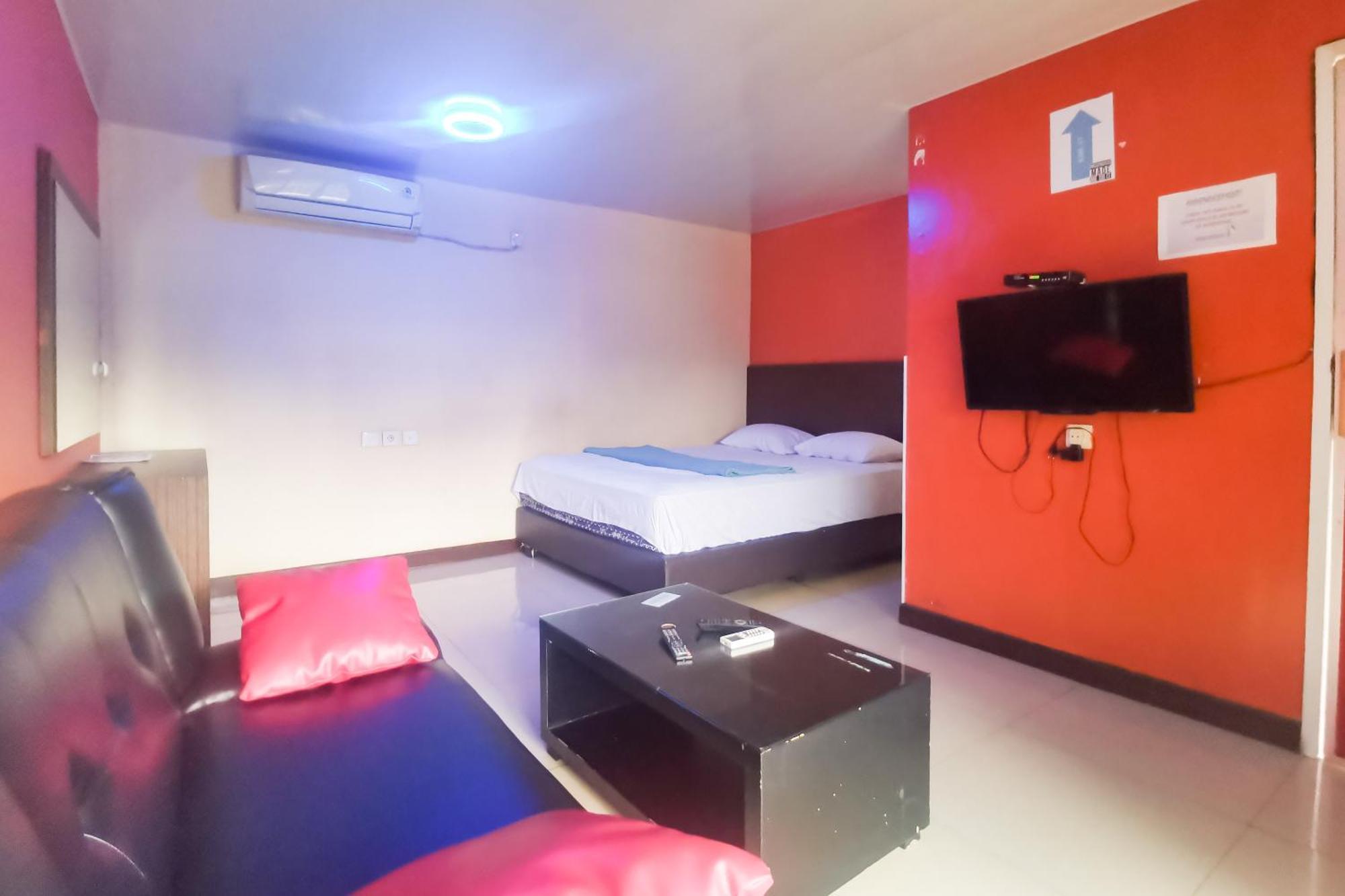 Hotel Container Inn Mitra Reddoorz Gadok Екстериор снимка